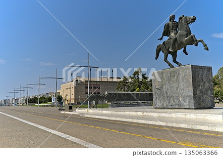 Promenade of Thessaloniki and statue of Alexander the Great 135063366