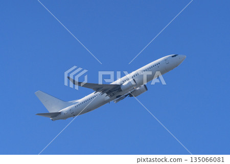 一架飛機 135066081