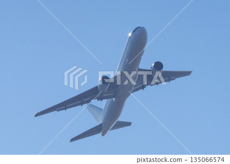 一架飛機 135066574