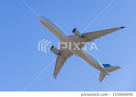 一架飛機 135066999