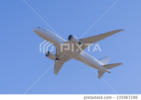 一架飛機 135067286