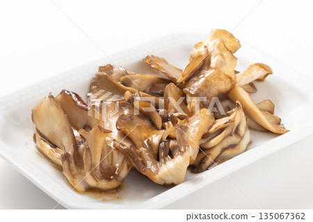 Maitake mushrooms stir-fried with butter and soy sauce Maitake mushrooms stir-fried with butter and soy sauce 135067362