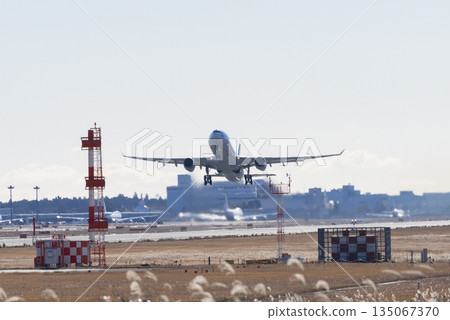 飛機起飛 135067370