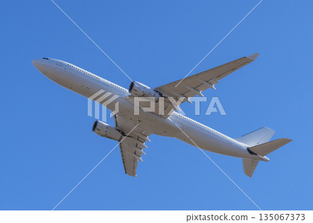 一架飛機 一架飛機 135067373