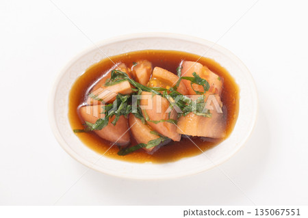 Pickled tomatoes and shiso leaves Pickled tomatoes and shiso leaves 135067551