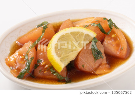 醃番茄和紫蘇葉 135067562