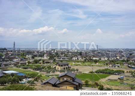 Summer cityscape of Minami Alps City, Yamanashi Prefecture Summer cityscape of Minami Alps City, Yamanashi Prefecture 135068241