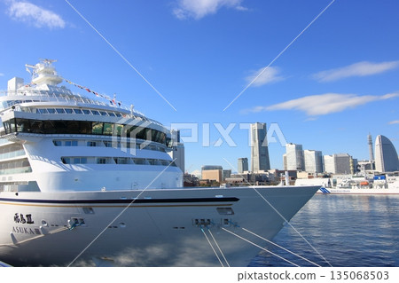 Minato Mirai, view from Osanbashi Pier, winter 135068503