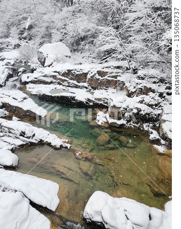 Samigawa Gorge (winter) 135068737