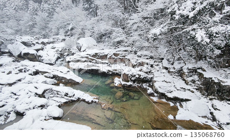 巽川峽谷（冬季） 135068760