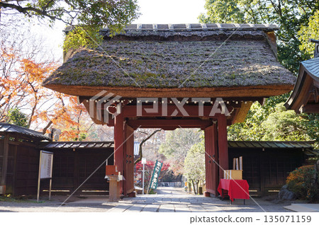 Jindaiji Temple's main gate, Jindaiji Motomachi, Chofu City, Tokyo Jindaiji Temple's main gate, Jindaiji Motomachi, Chofu City, Tokyo 135071159