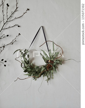 Dried flower  135071382