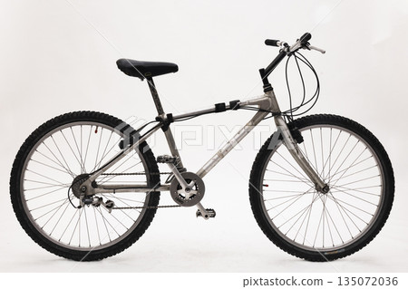old bicycle 135072036