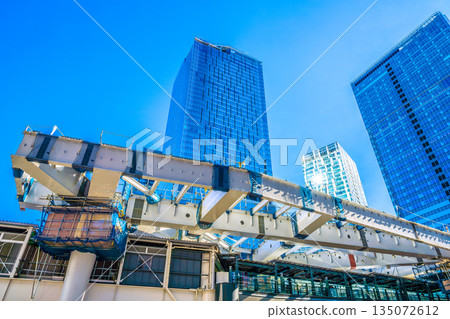 Tokyo cityscape in Japan on New Year's Day. Steel beams cover the Fukuras deck. A surprising new landscape. A ray of hope for a new era = Shibuya 135072612