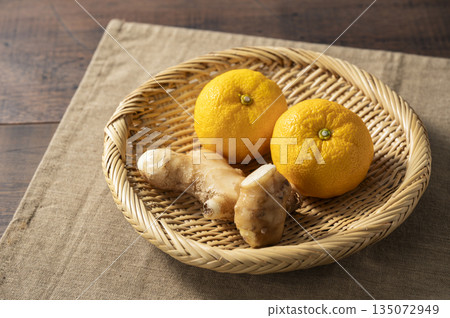 柚子和生薑 135072949