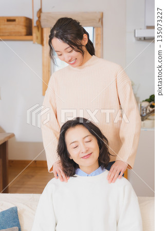 孝順的未婚女兒 135073227