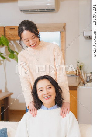 孝順的未婚女兒 135073231