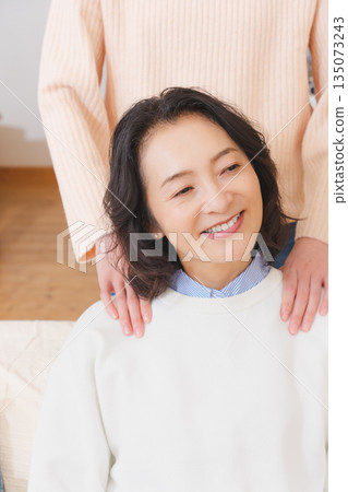 A filial unmarried daughter A filial unmarried daughter 135073243