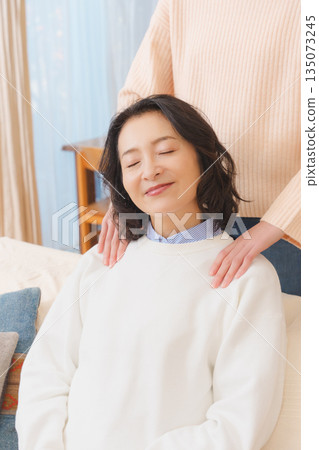 孝順的未婚女兒 135073245