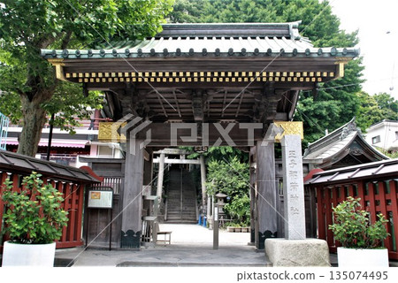Oji Inari Shrine Gate 135074495