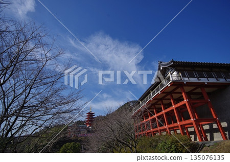 Honpukuji Temple in Kiyama Town: The five-story Kannon Hall resembling the stage of Kiyomizu Temple Honpukuji Temple in Kiyama Town: The five-story Kannon Hall resembling the stage of Kiyomizu Temple 135076135