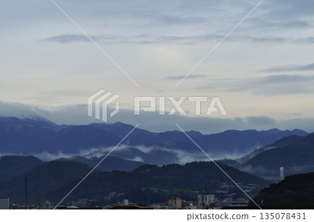 Mountain clouds in the direction of Takao Mountain clouds in the direction of Takao 135078431