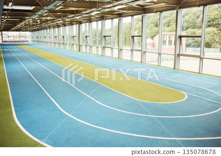 Tracks indoor with nobody on it 135078678