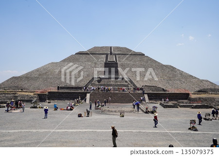 特奧蒂瓦坎仍留在墨西哥 特奧蒂瓦坎仍留在墨西哥 135079375