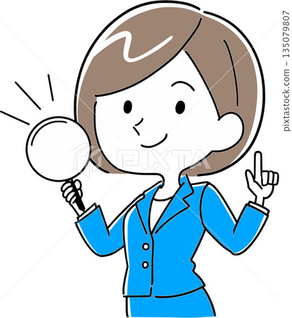 拿著放大鏡的職業女性 135079807