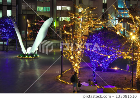 Discover the Future - Water's Illumination 2025 135081510