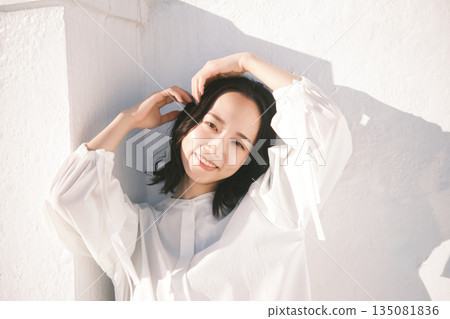 Young lady's portrait 135081836