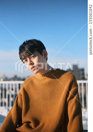 屋頂上的男人肖像 屋頂上的男人肖像 135081842