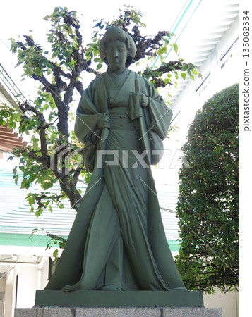 Statue of Hatsuko Misawa at Shokakuji Temple in Meguro Ward Statue of Hatsuko Misawa at Shokakuji Temple in Meguro Ward 135082334