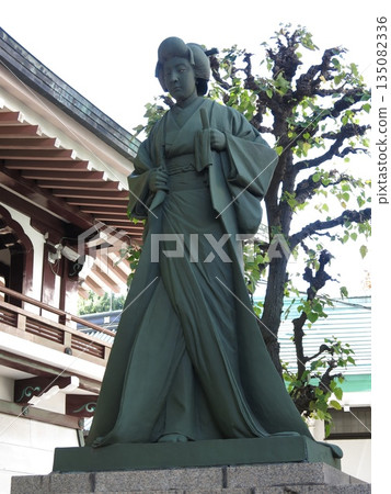 Statue of Hatsuko Misawa at Shokakuji Temple in Meguro Ward Statue of Hatsuko Misawa at Shokakuji Temple in Meguro Ward 135082336