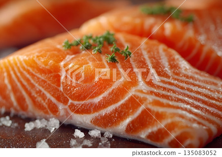Fresh salmon fillet 135083052