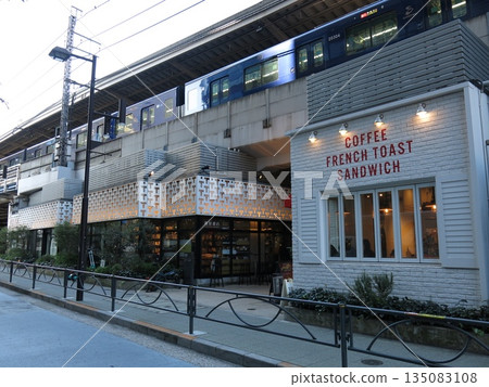 Under Nakameguro viaduct (Nakameguro Station) 135083108