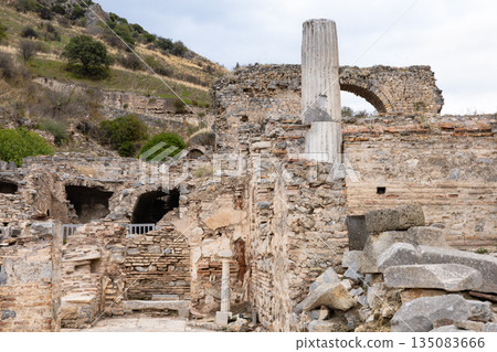 土耳其以弗所的經院浴場 135083666