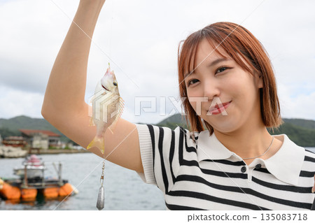 女子釣到了魚 135083718