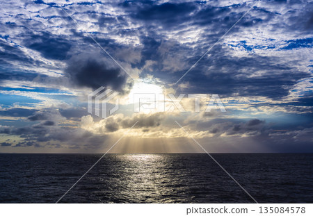 陰天和海景 135084578