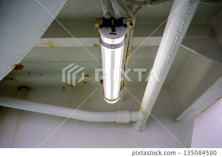 Onboard lighting and plumbing 135084580