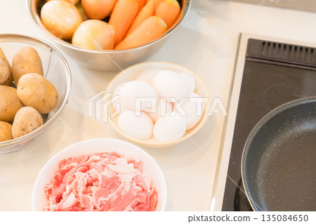 Preparing ingredients before cooking 135084650