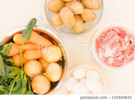 Preparing ingredients before cooking 135084655