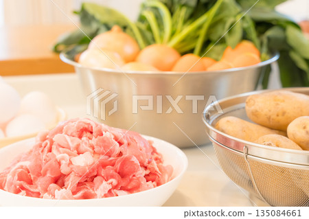 烹飪前準備食材 烹飪前準備食材 135084661