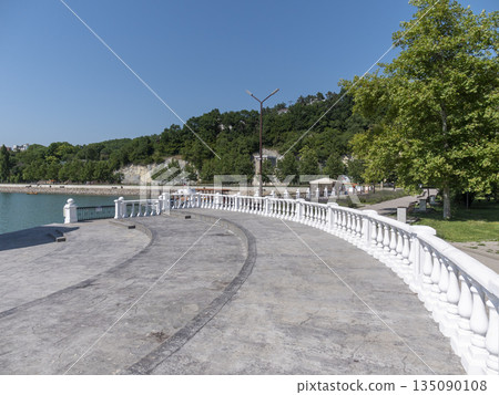 August 19, 2025 The promenade along Lake Abrau-Dyurso with calm water, greenery, and scenic surroundings August 19, 2025 The promenade along Lake Abrau-Dyurso with calm water, greenery, and scenic surroundings 135090108