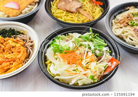 Various microwaveable noodle dishes 135091194