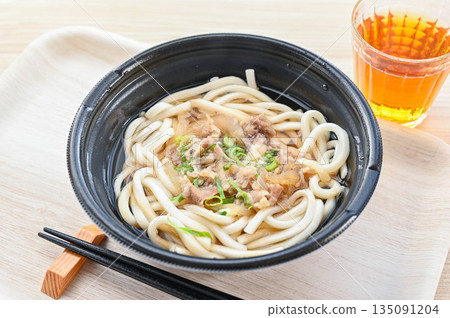 美味的肉烏龍麵，可用微波爐加熱。 135091204