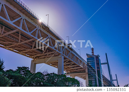 (Kanagawa) Yokohama Minato Mirai · Yokohama Bay Bridge 135092331
