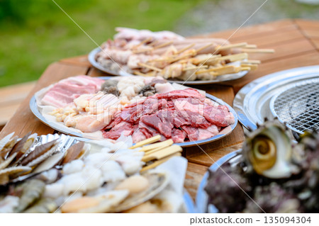 Preparing ingredients for the barbecue (Photography provided by Oki Seaside Resort Miyabi) 135094304