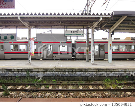 福島縣喜多方市町下喜多方車站月台 135094931