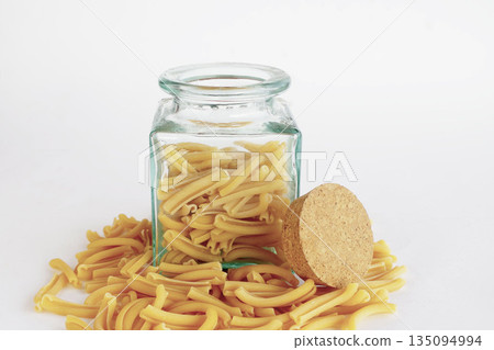 Short pasta, macaroni, pasta, imported ingredients, storage container, cork Short pasta, macaroni, pasta, imported ingredients, storage container, cork 135094994